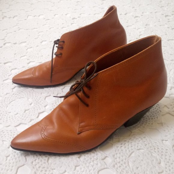 John Fluevog Other - John Fluevog Ankle Boots Tan Leather Brogue Point Toe Block Heel 9.5 Need Repair